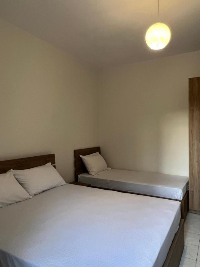 Guest House Sala Дуррес Екстер'єр фото