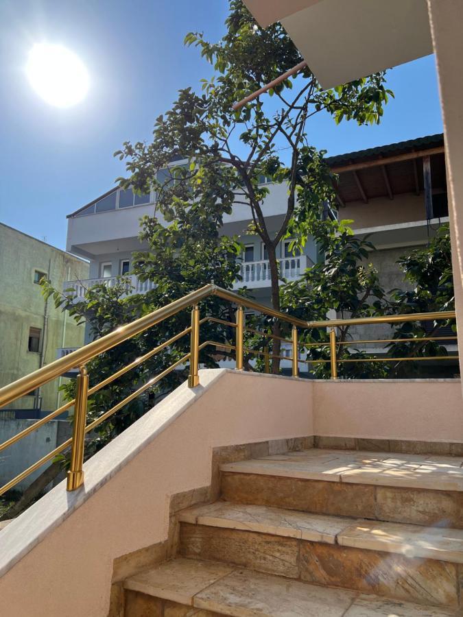 Guest House Sala Дуррес Екстер'єр фото