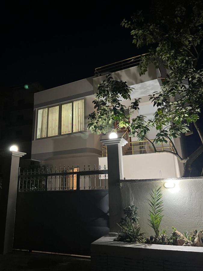 Guest House Sala Дуррес Екстер'єр фото