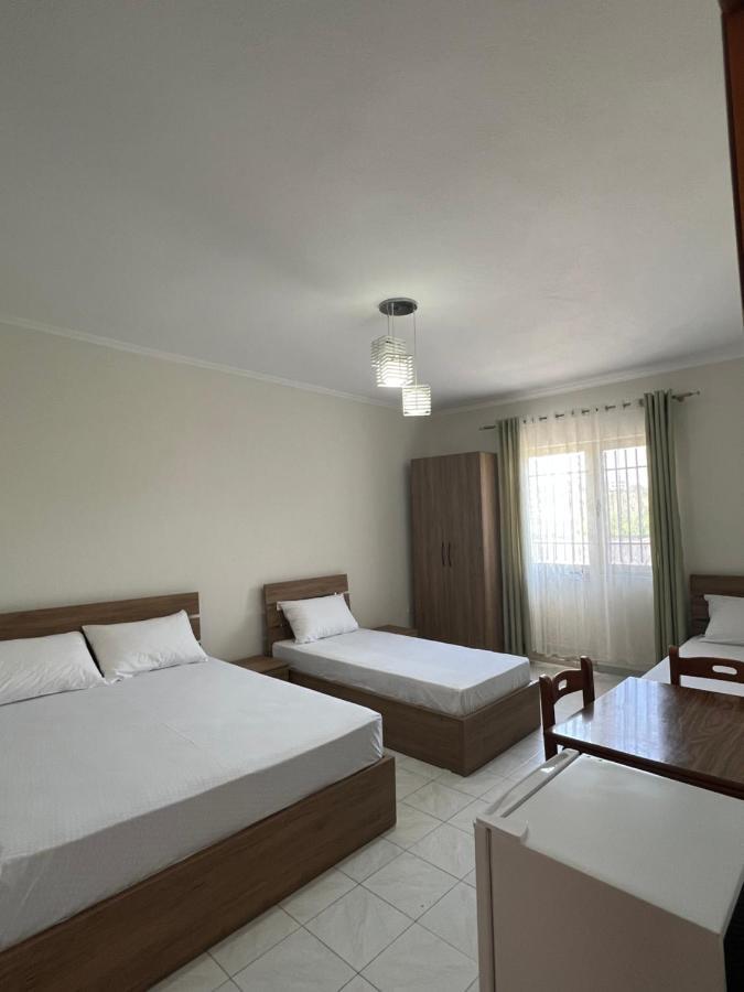 Guest House Sala Дуррес Екстер'єр фото